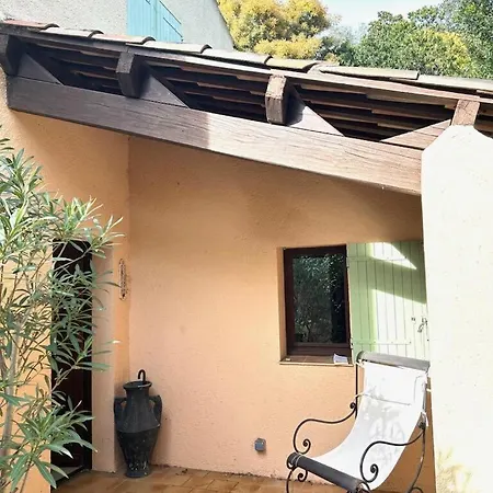 Maison Et Jardin Dans Avec Piscine